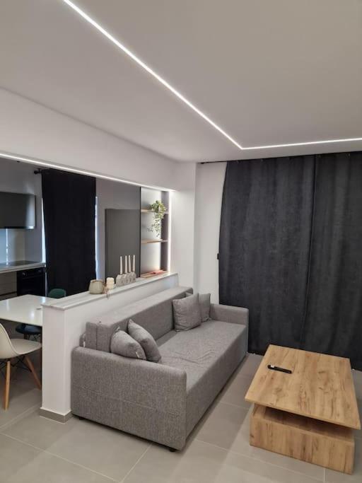 Patras Blue Sea And Sky Deluxe Apartment 외부 사진